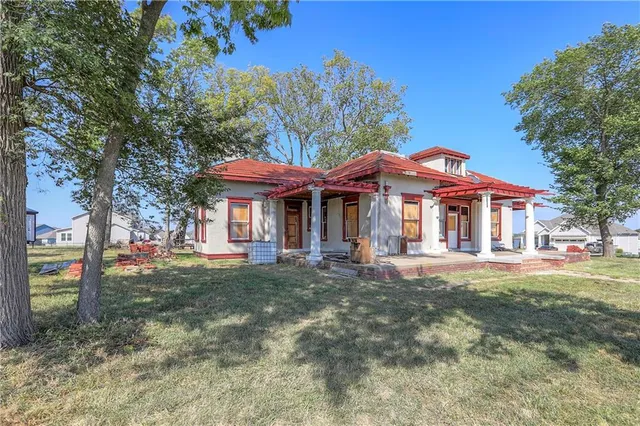 $420,000 | 760 Southwest Redbuck Drive, Lee's Summit, MO 64081