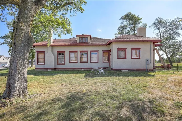 $420,000 | 760 Southwest Redbuck Drive, Lee's Summit, MO 64081