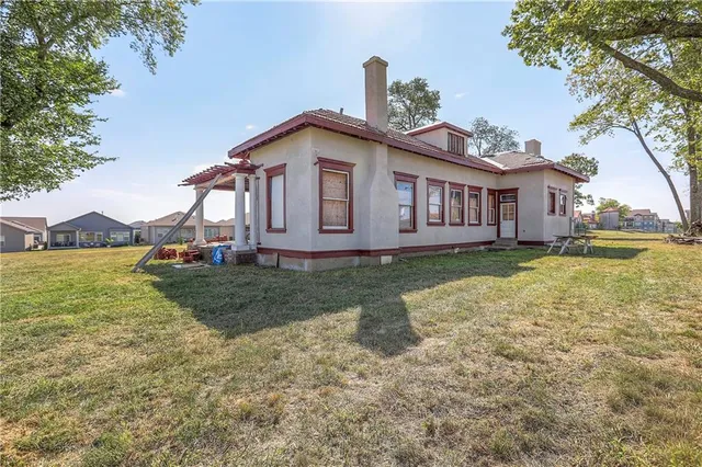 $420,000 | 760 Southwest Redbuck Drive, Lee's Summit, MO 64081