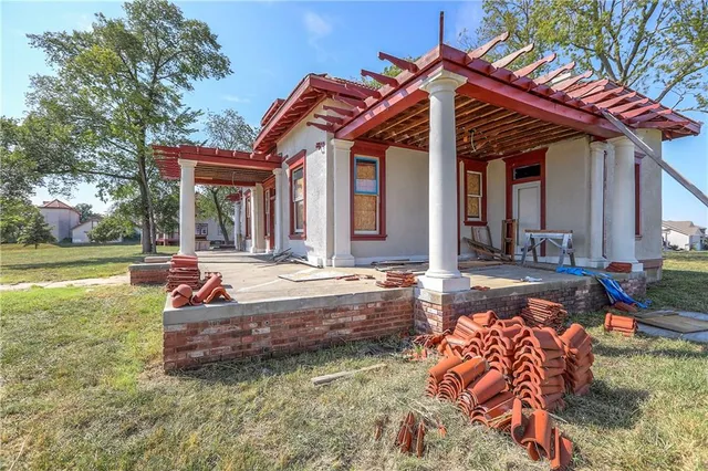 $420,000 | 760 Southwest Redbuck Drive, Lee's Summit, MO 64081