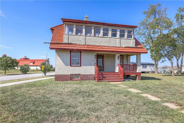 $420,000 | 760 Southwest Redbuck Drive, Lee's Summit, MO 64081