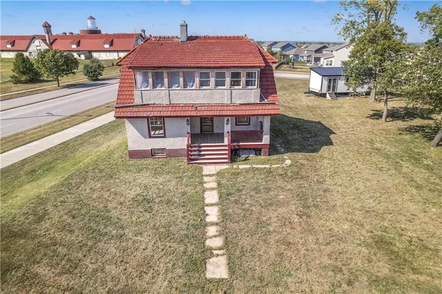 $420,000 | 760 Southwest Redbuck Drive, Lee's Summit, MO 64081