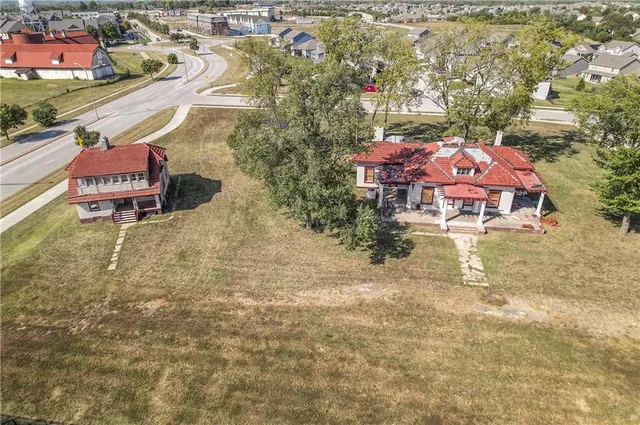 $420,000 | 760 Southwest Redbuck Drive, Lee's Summit, MO 64081