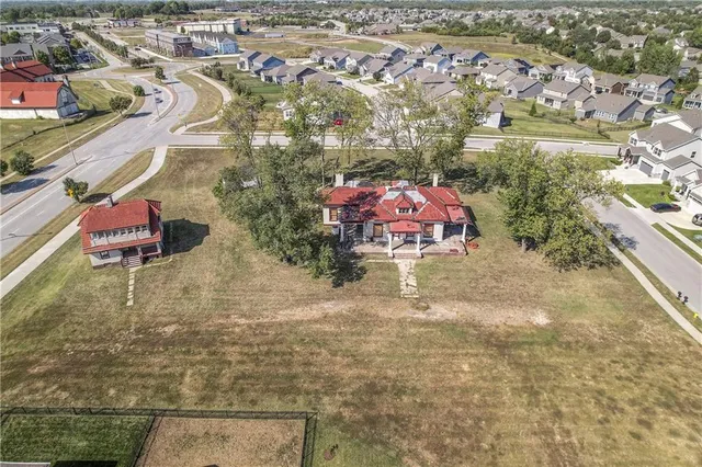 $420,000 | 760 Southwest Redbuck Drive, Lee's Summit, MO 64081