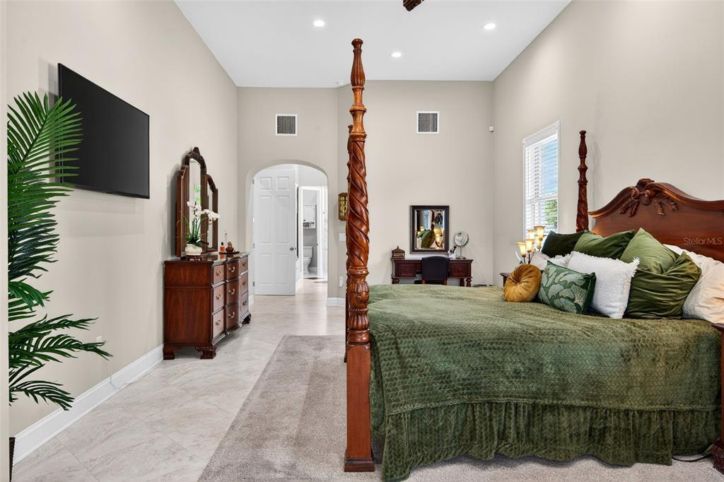 6677 Mandarin Road Sarasota, FL 34238 - Photo 16 of 49