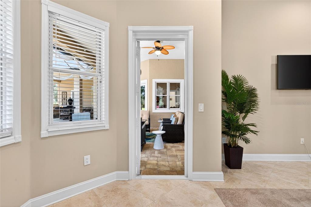 6677 Mandarin Road Sarasota, FL 34238 - Photo 17 of 49