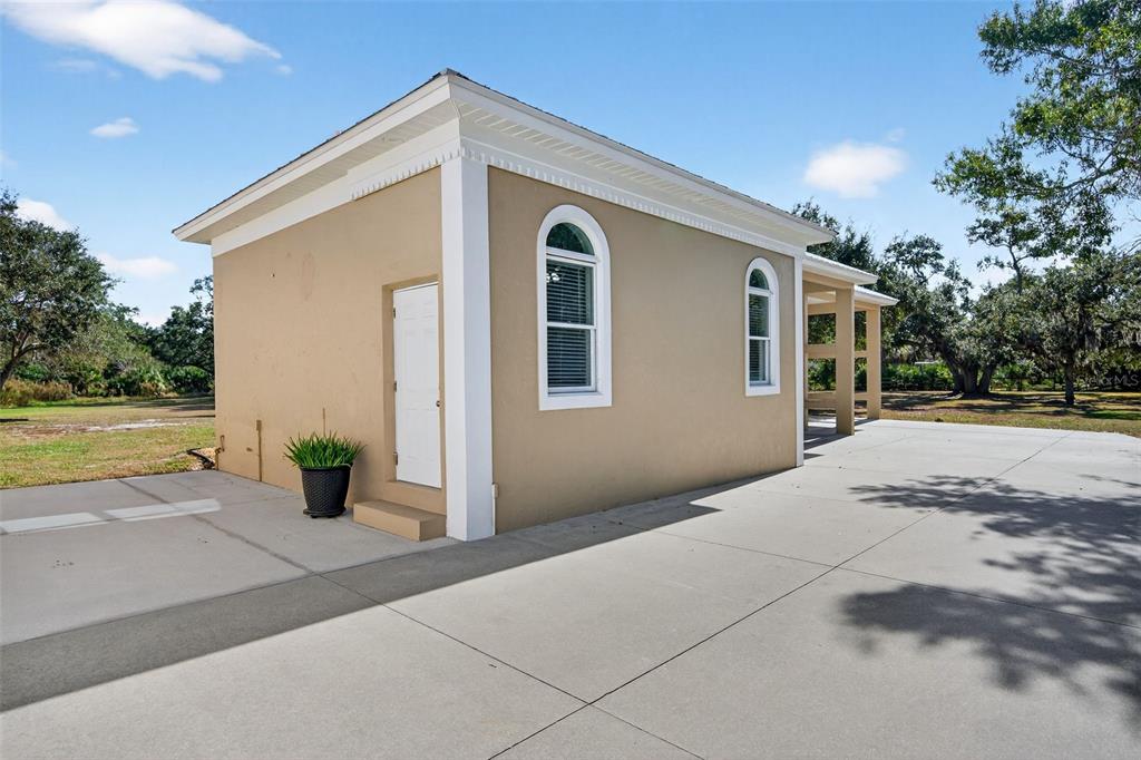 6677 Mandarin Road Sarasota, FL 34238 - Photo 35 of 49