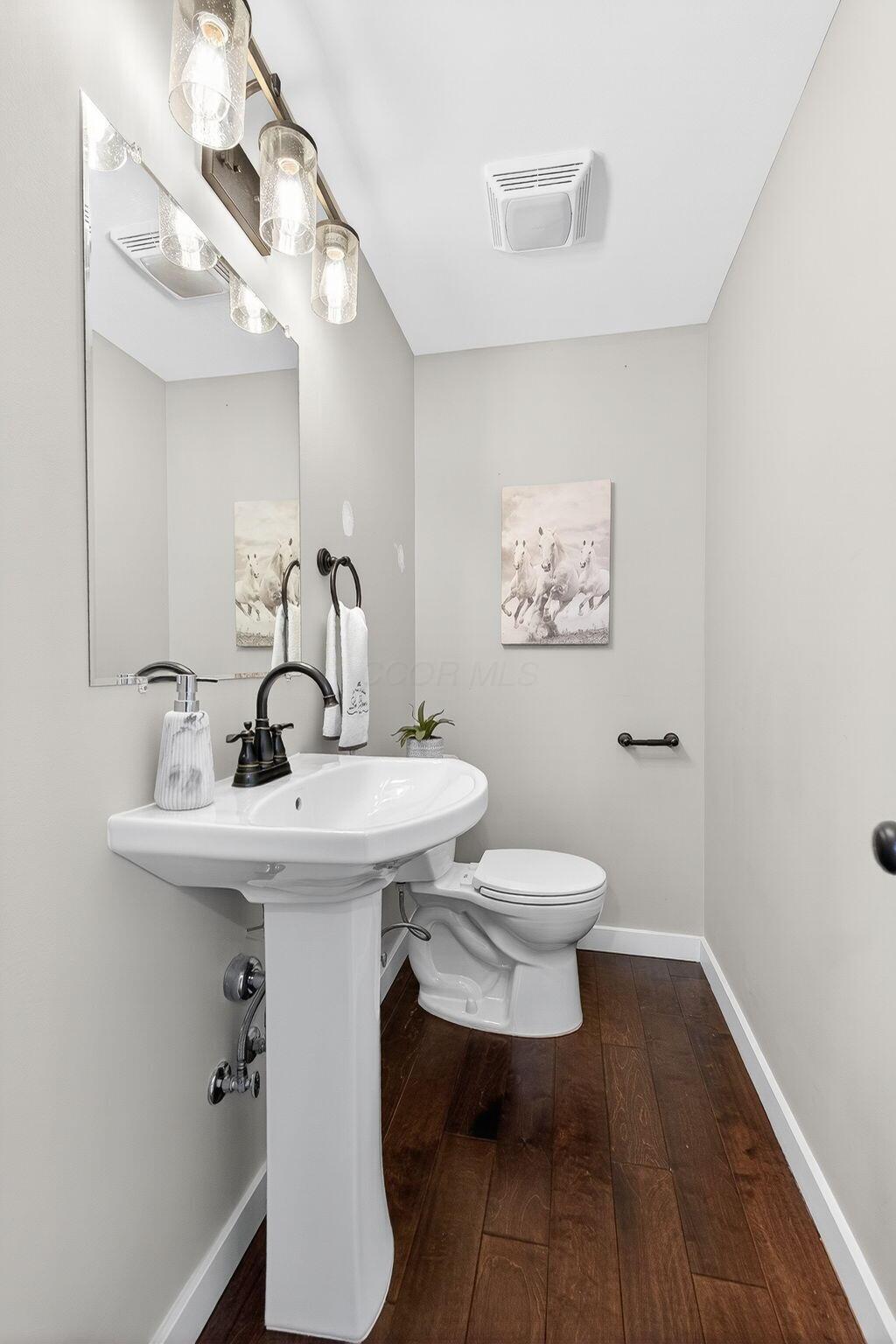15156 Meredith State Road Sunbury, OH 43074 - Photo 23 of 61 Pedestal sink