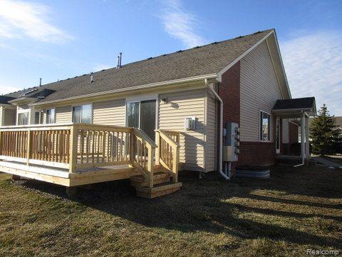 26060 Mariners Point New Baltimore, MI 48051 - Photo 3 of 8