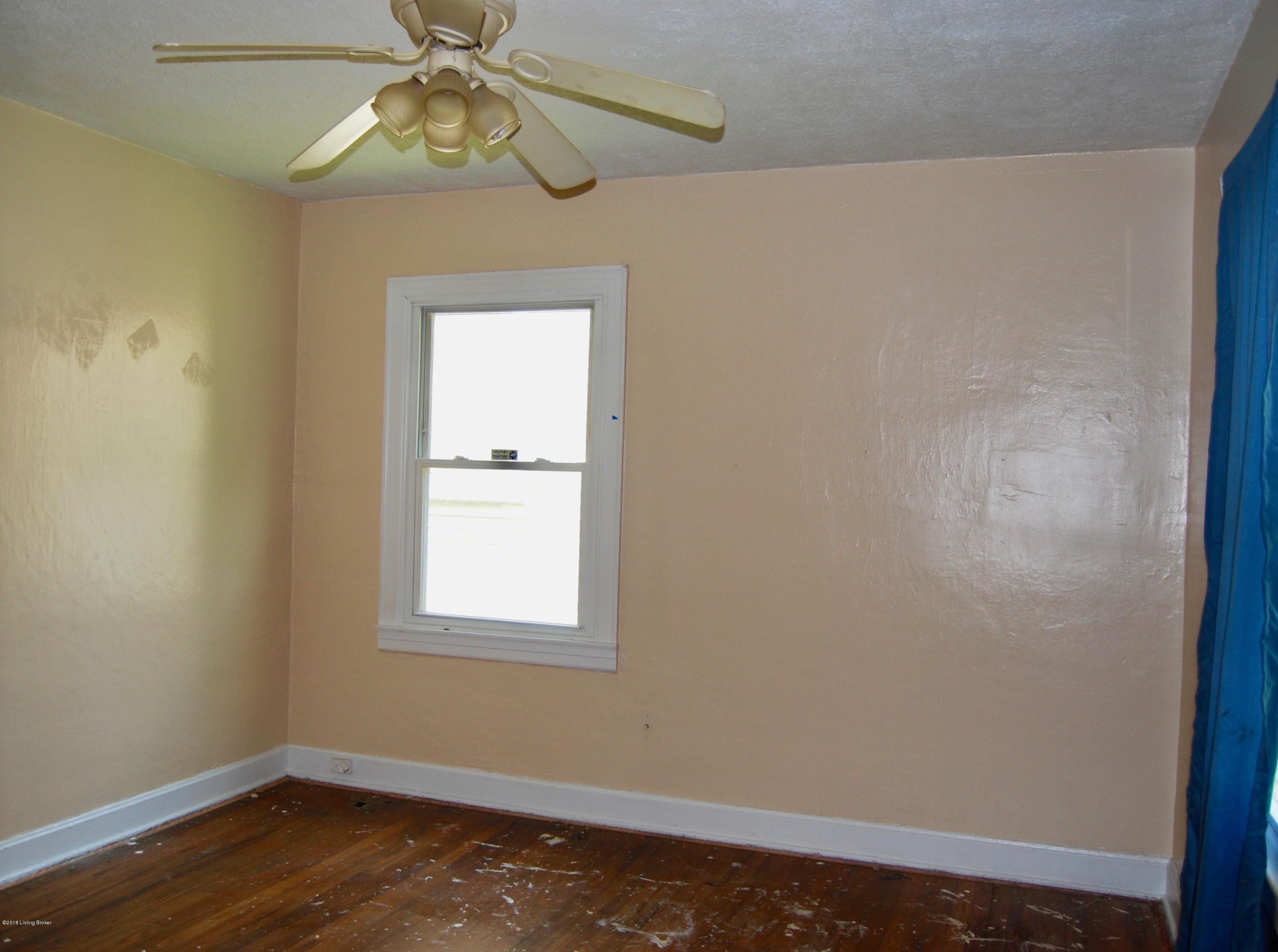 5128 Reed Avenue Louisville, KY 40214 - Photo 4 of 10 DSC_0203