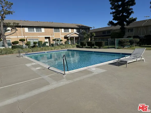 $4,000 | 3500 West Manchester Boulevard, Unit 305, Inglewood, CA 90305