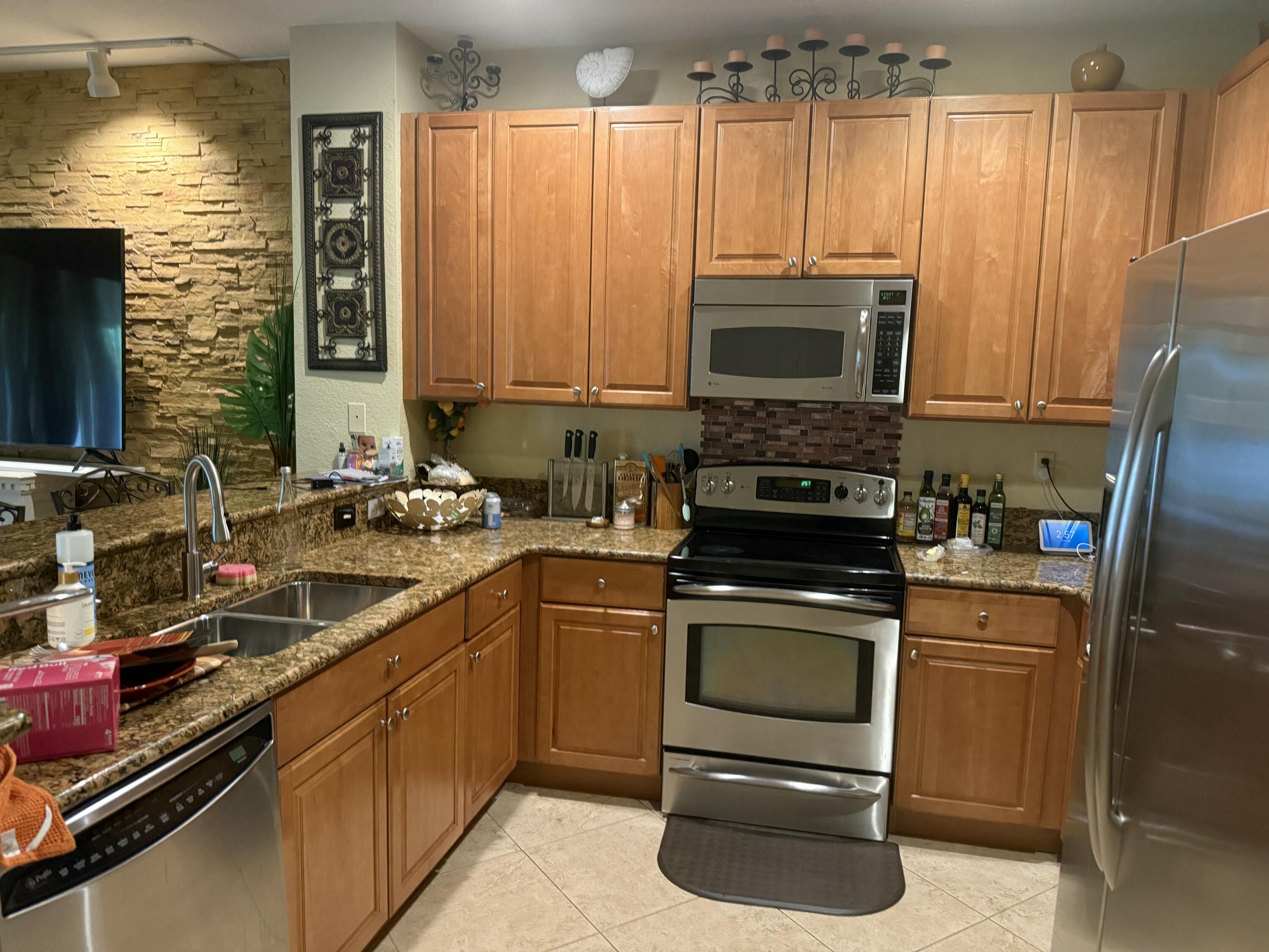 3171 Southwest Otter Lane Stuart, FL 34997 - Photo 2 of 5 Kitchen