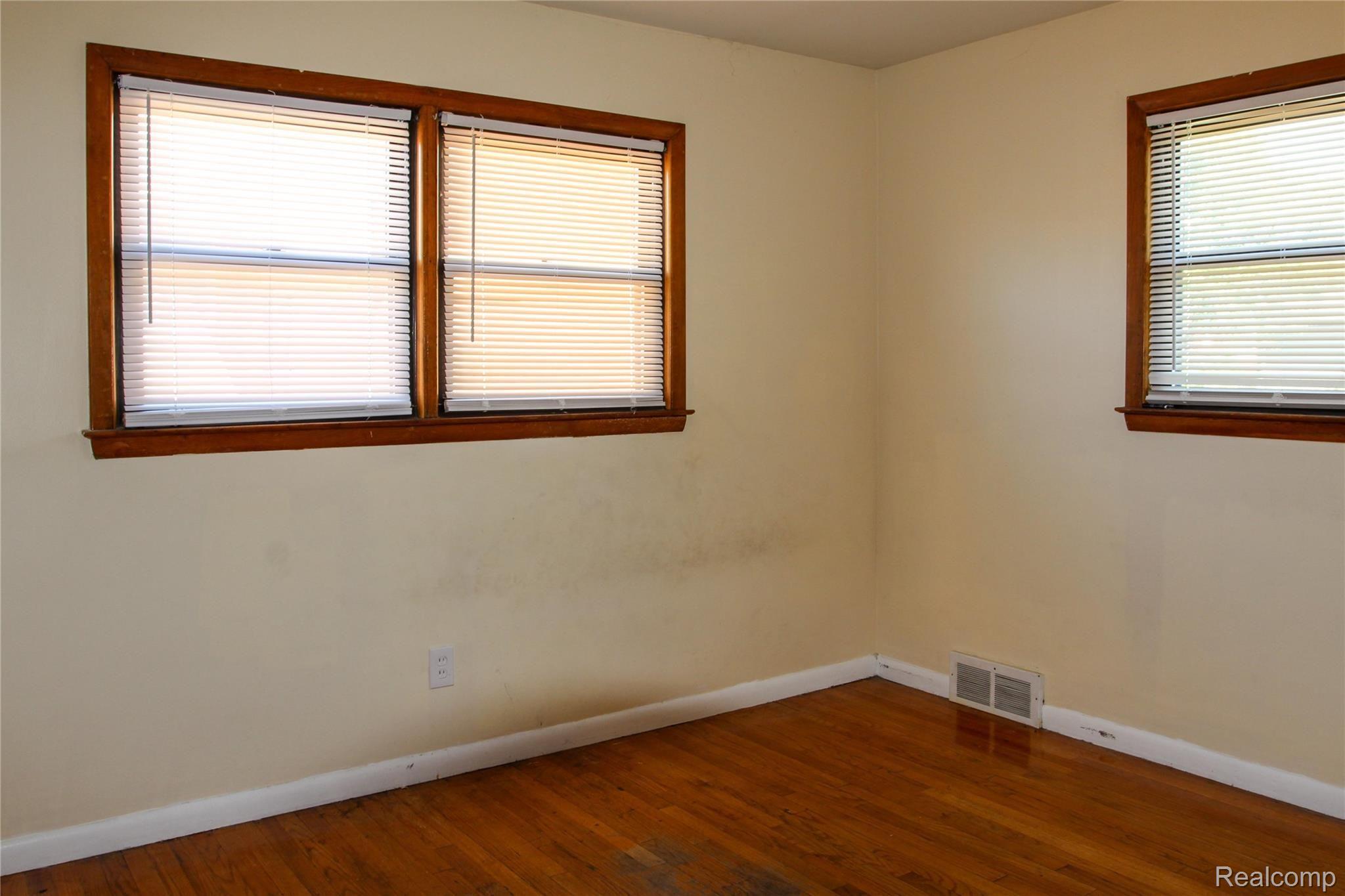 16515 East Eight Mile Road Eastpointe, MI 48021 - Photo 9 of 17 Bedroom.jpg