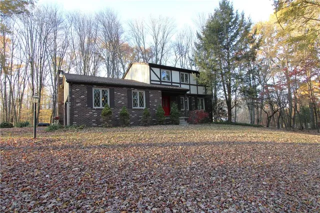 $320,000 | 138 Beech Way, Pulaski, PA 16143