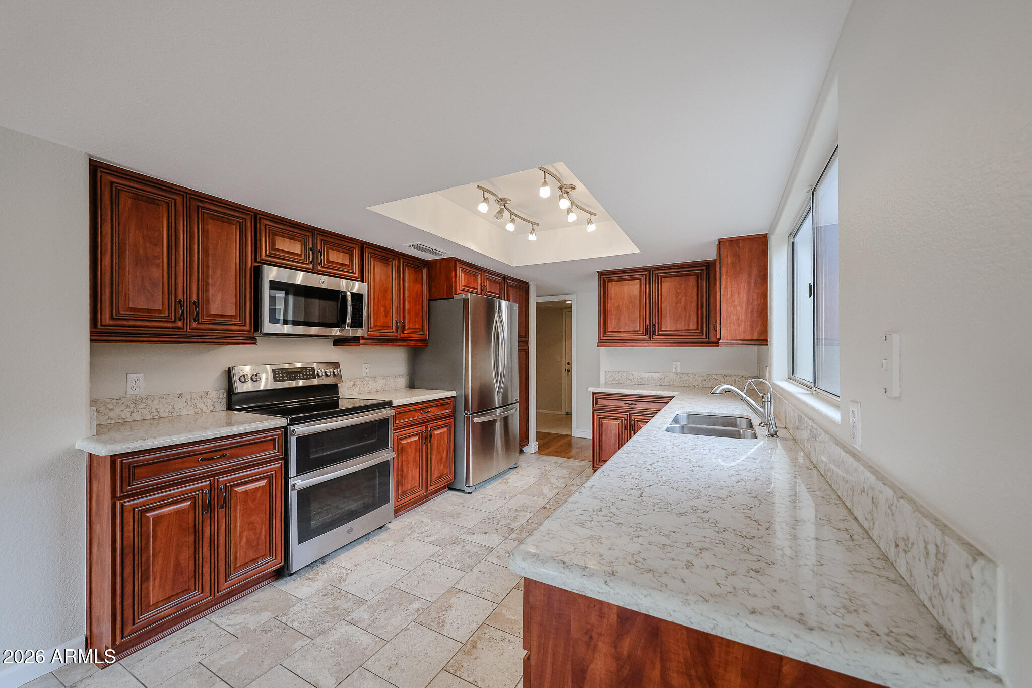 4725 East St John Road Phoenix, AZ 85032 - Photo 9 of 40 Kitchen