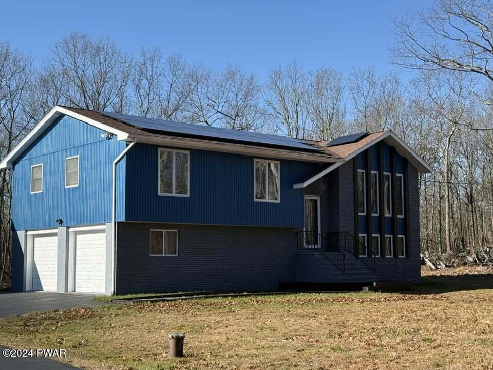 347 Rowland Road Greeley, PA 18425 - Photo 5 of 49 Front 3