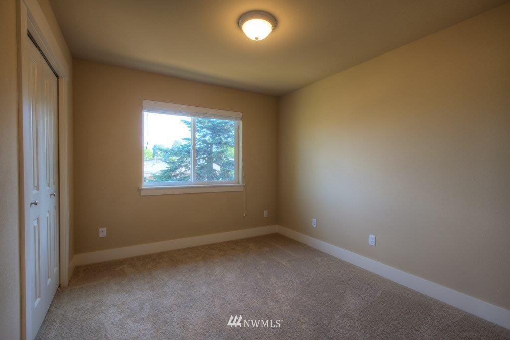 710 Harrington Avenue Northeast, Unit A Renton, WA 98056 - Photo 12 of 23
