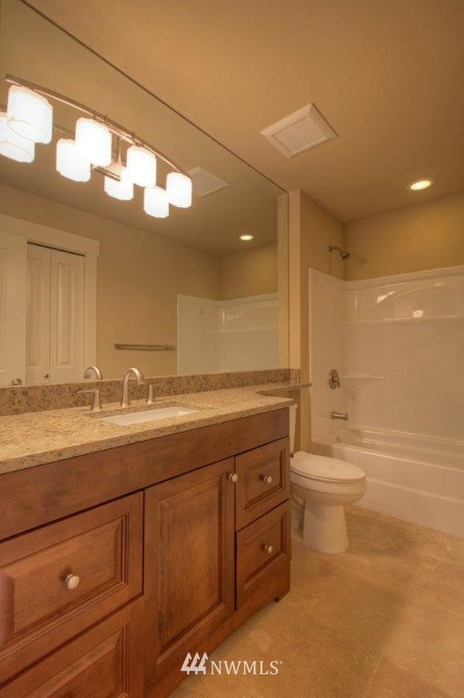 710 Harrington Avenue Northeast, Unit A Renton, WA 98056 - Photo 13 of 23