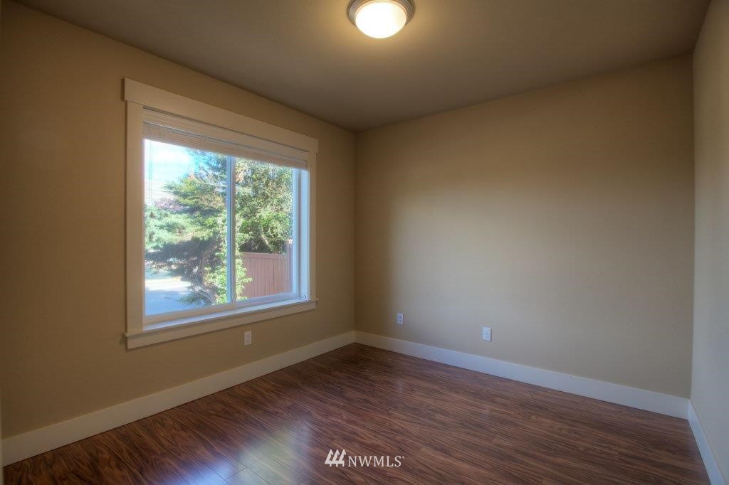 710 Harrington Avenue Northeast, Unit A Renton, WA 98056 - Photo 16 of 23