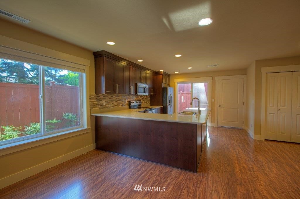 710 Harrington Avenue Northeast, Unit A Renton, WA 98056 - Photo 3 of 23