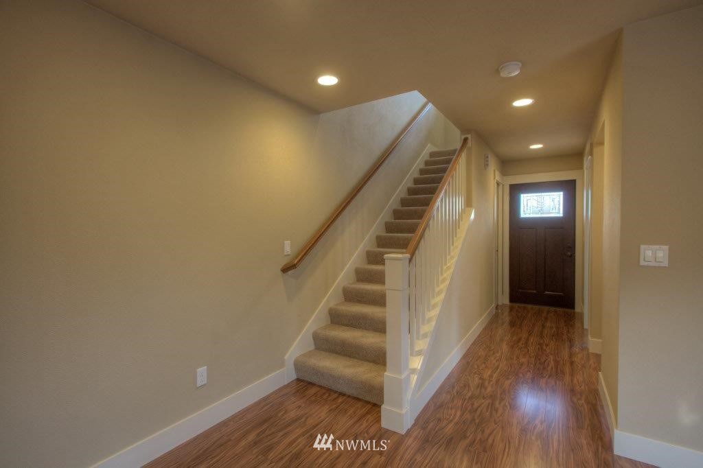 710 Harrington Avenue Northeast, Unit A Renton, WA 98056 - Photo 7 of 23