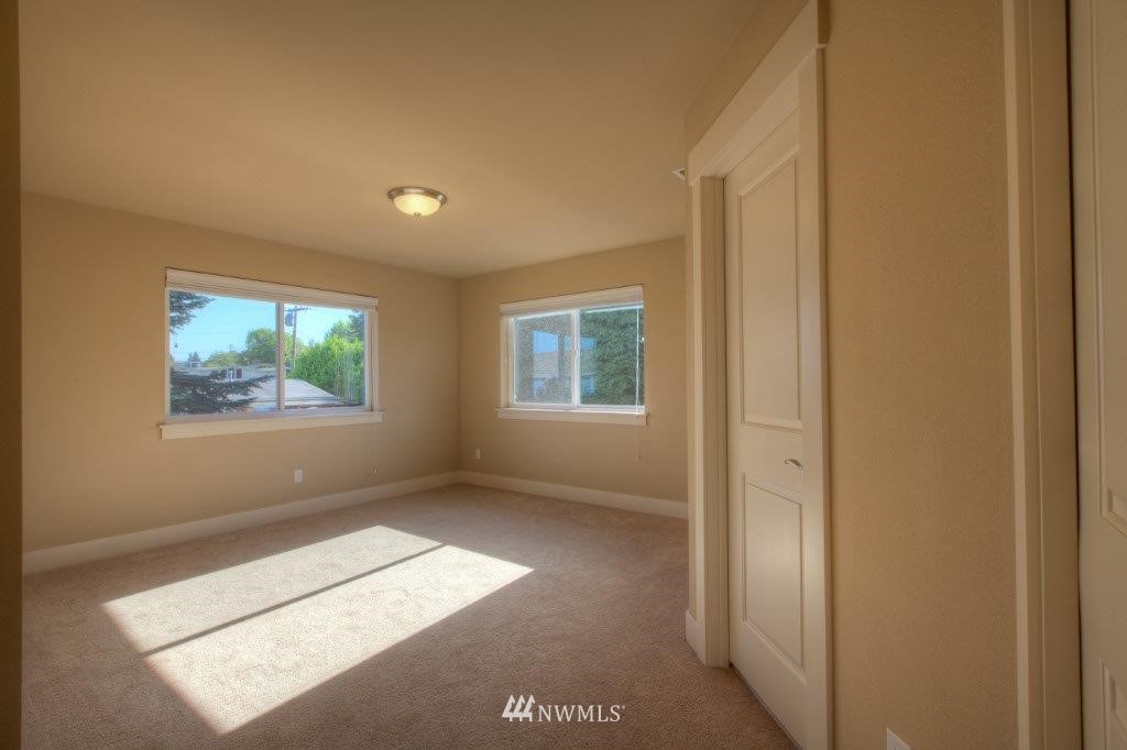 710 Harrington Avenue Northeast, Unit A Renton, WA 98056 - Photo 9 of 23