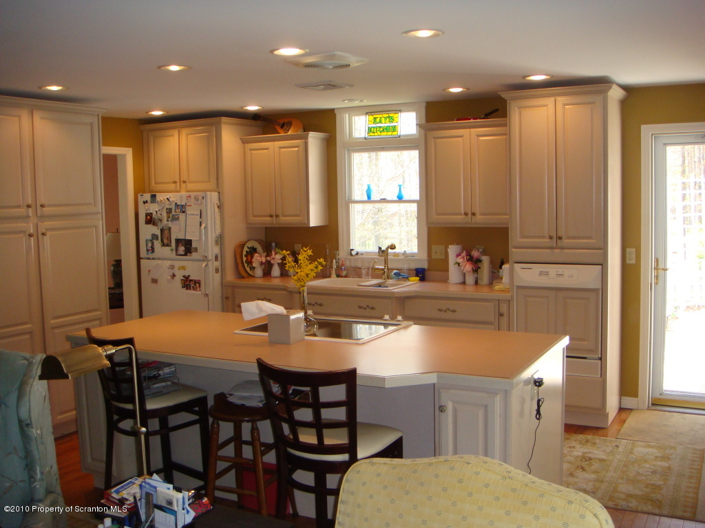 237 Stevenson Road Waverly, PA 18471 - Photo 3 of 18 Gallery Image 3