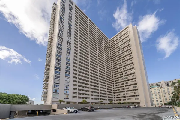 $3,300 | 1212 Punahou Street, Unit 3305, Honolulu, HI 96826