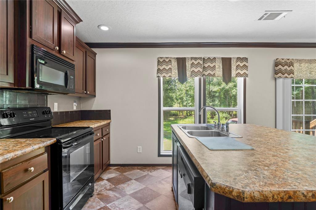 19353 Campground Road Brooksville, FL 34601 - Photo 12 of 55 Gallery Image 12