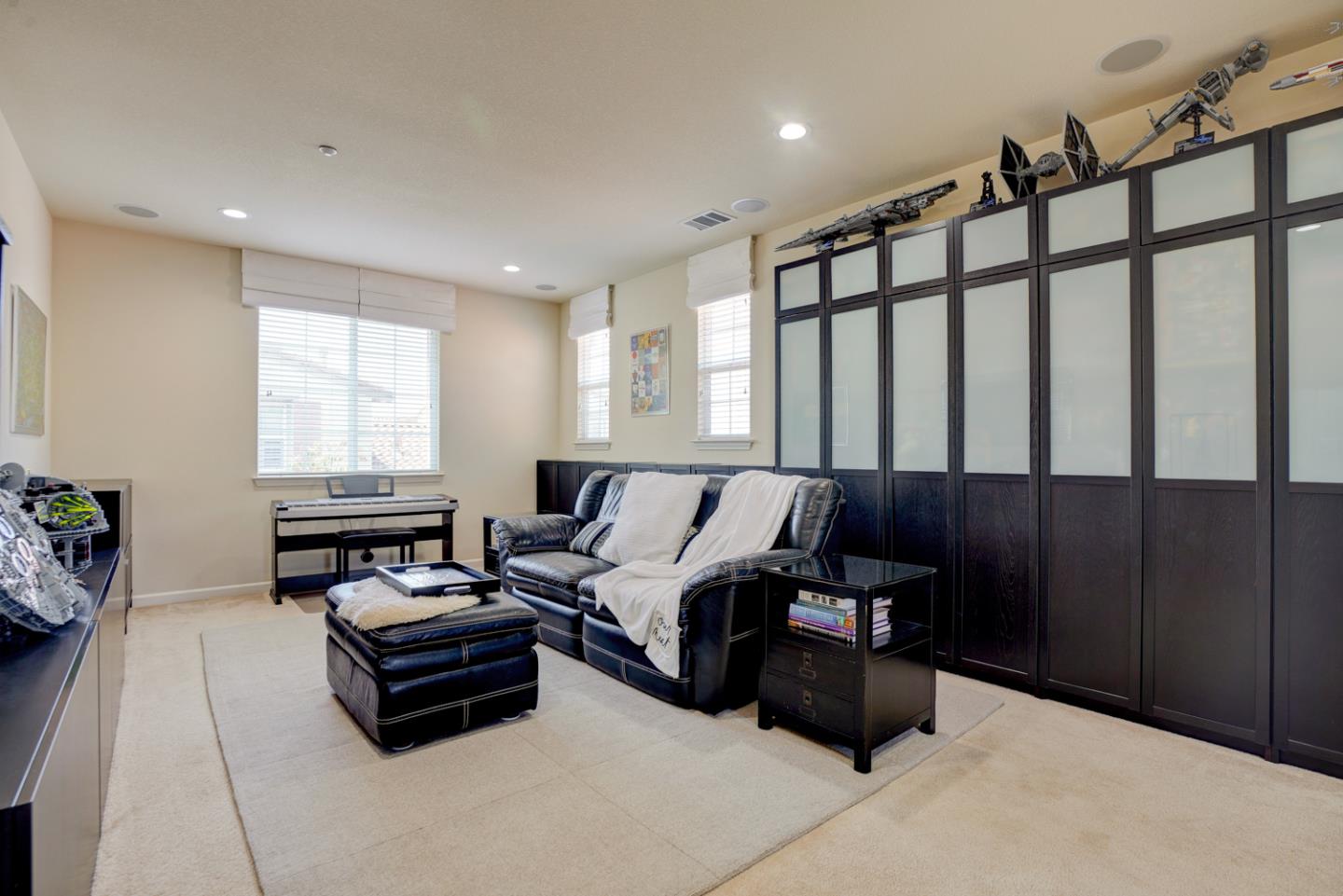 5236 Fioli Loop San Ramon, CA 94582 - Photo 30 of 40 a living room with furniture