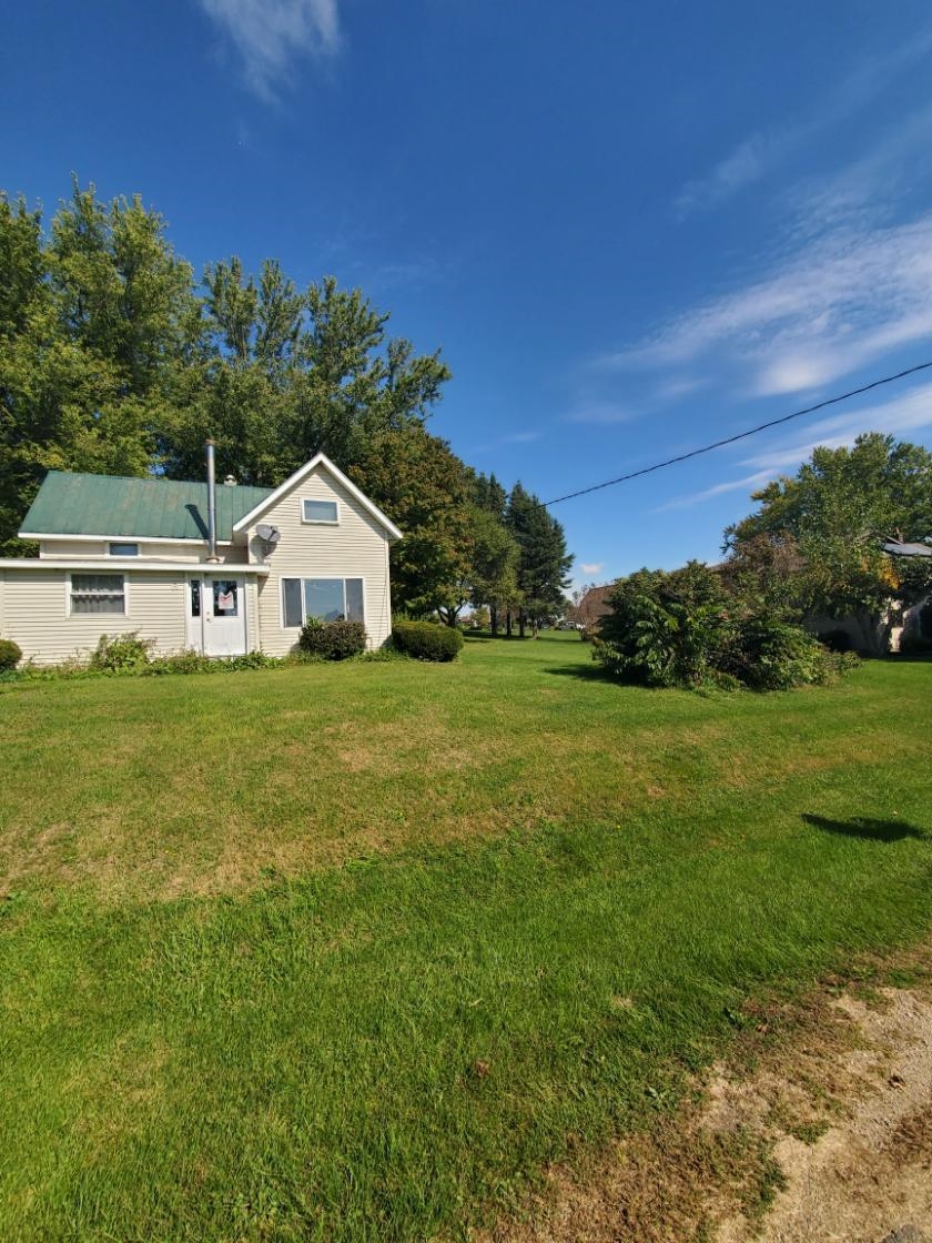 1952 East Factory Road Dakota, IL 61018 - Photo 11 of 22 Gallery Image 11