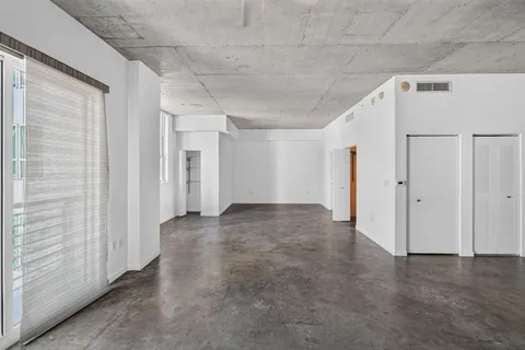 $350,000 | 133 Northeast 2nd Avenue, Unit 1408, Miami, FL 33132
