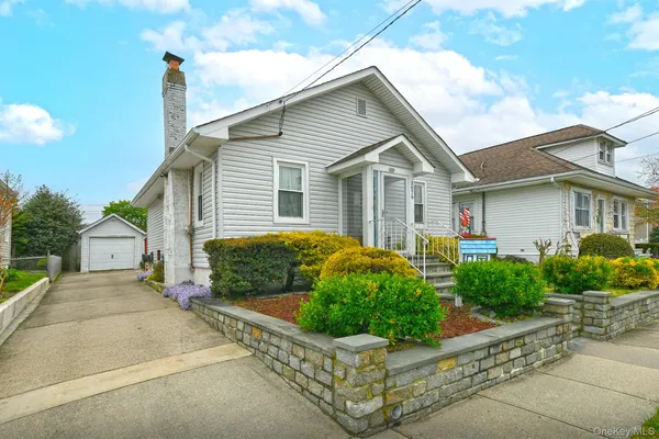$619,000 | 3076 Roxbury Road, Oceanside, NY 11572