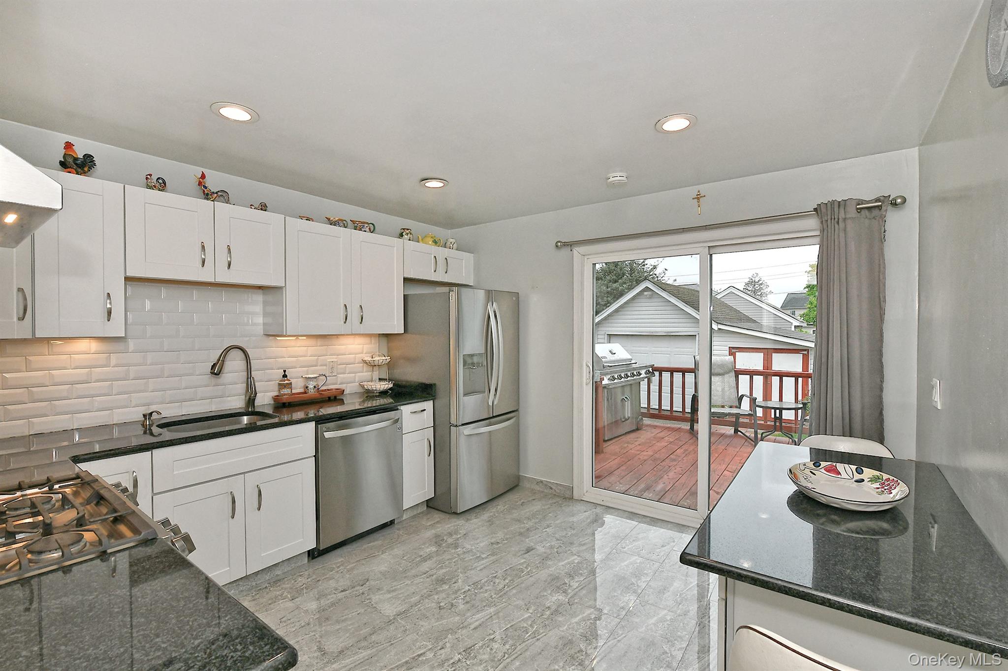 3076 Roxbury Road Oceanside, NY 11572 - Photo 17 of 31