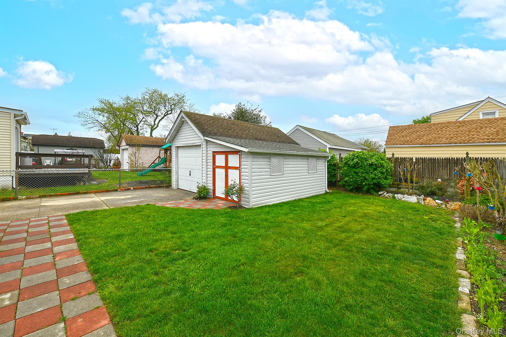 3076 Roxbury Road Oceanside, NY 11572 - Photo 28 of 31