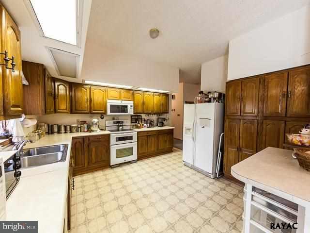 340 Bacon Road Red Lion, PA 17356 - Photo 7 of 33