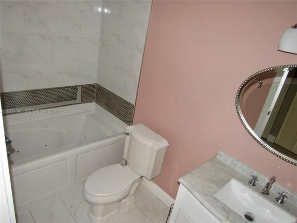 $2,400 | 233 Meadows Drive, Boynton Beach, FL 33436