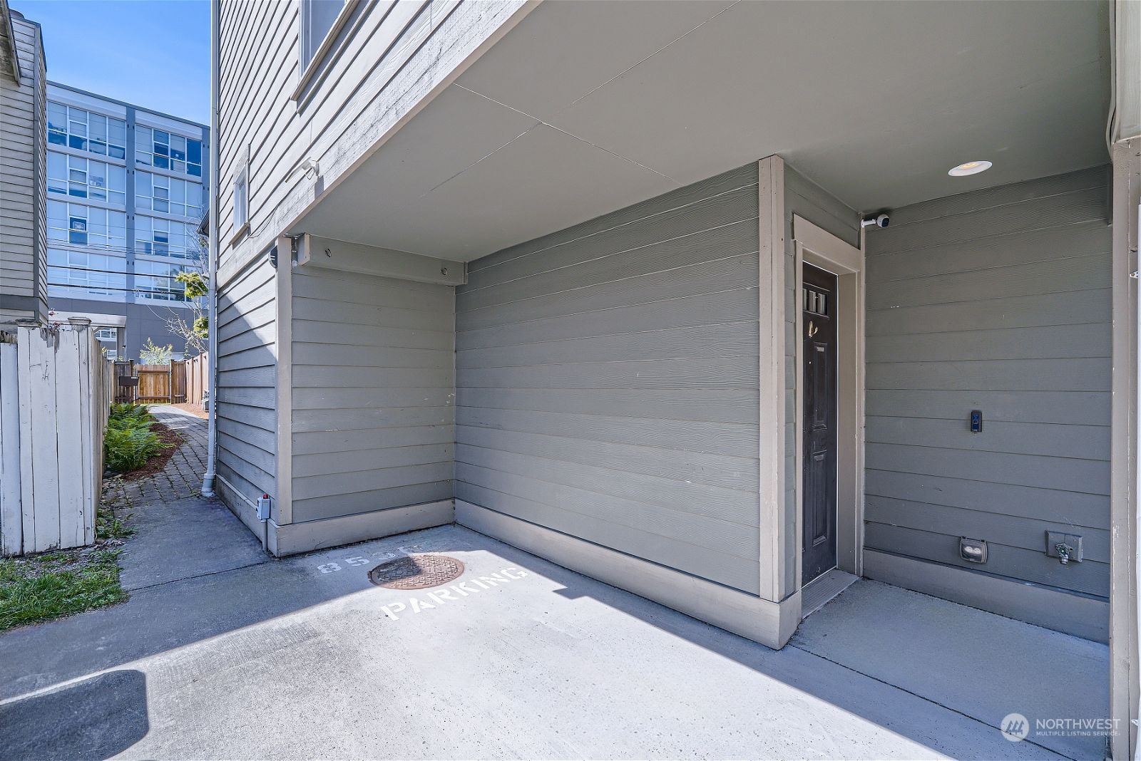 8536 Nesbit Avenue North, Unit A Seattle, WA 98103 - Photo 25 of 32