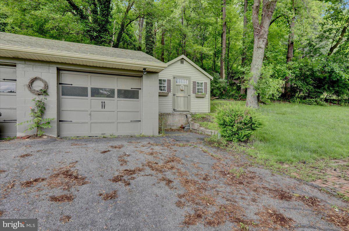 47 Keener Road Reading, PA 19608 - Photo 7 of 34