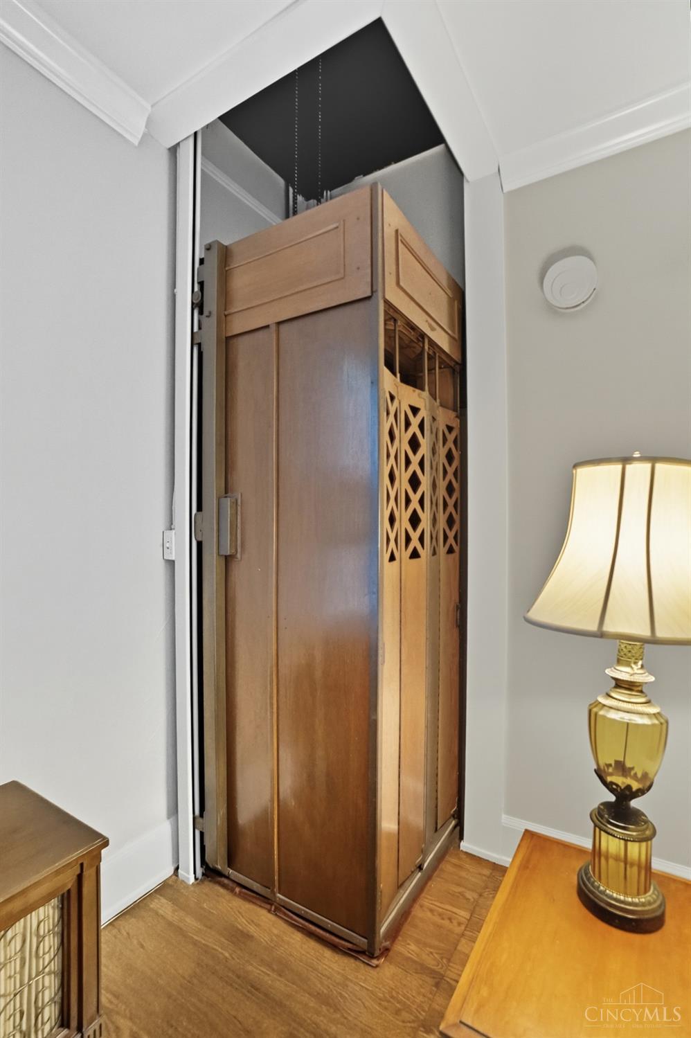 5807 Montgomery Road Cincinnati, OH 45212 - Photo 9 of 42 Gallery Image 9
