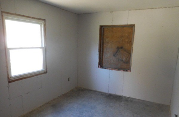 36 Fredette Street Springfield, MA 01109 - Photo 8 of 9
