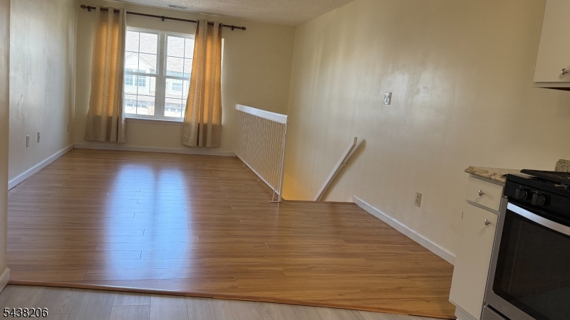 421 Draco Road Piscataway, NJ 08854 - Photo 2 of 11