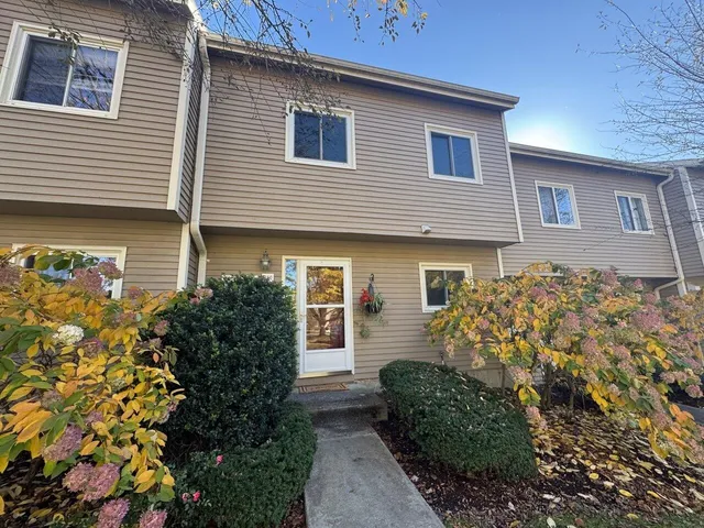 $359,900 | B10 Stonehedge Drive, South Burlington, VT 05403