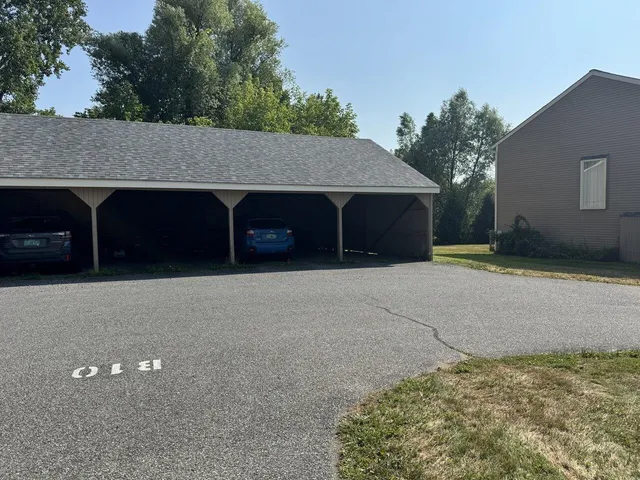 $359,900 | B10 Stonehedge Drive, South Burlington, VT 05403