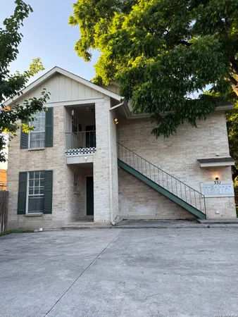 $1,100 | 331 West Mistletoe Avenue, Unit 101, San Antonio, TX 78212