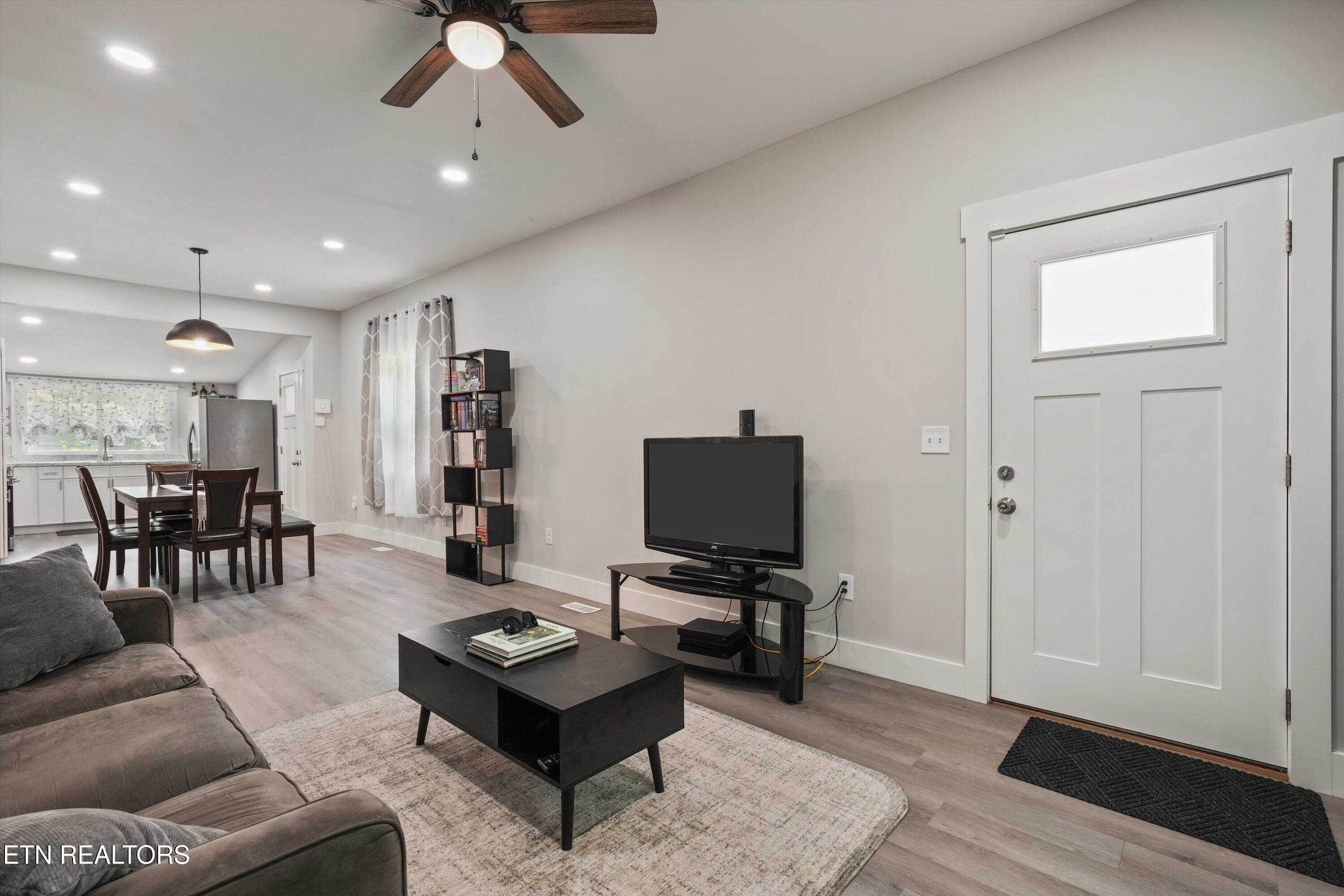 4201 Coster Road Knoxville, TN 37912 - Photo 8 of 32 08-4201 Coster Rd 12
