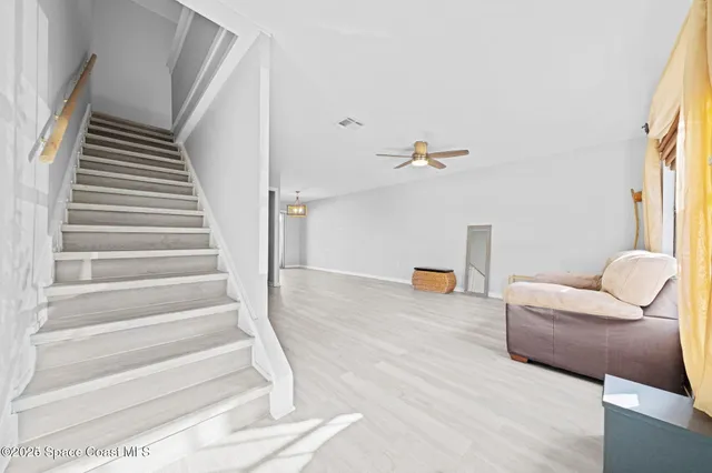 a view of entryway and hall