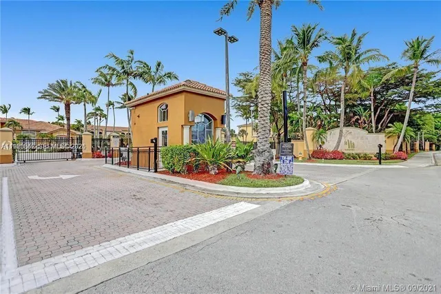 $2,000 | 9640 Northwest 2nd Street, Unit 5105, Pembroke Pines, FL 33024