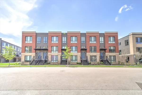 $512,000 | 1271 Catalina Ct., Schaumburg, IL 60173