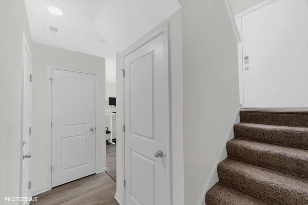 $512,000 | 1271 Catalina Ct., Schaumburg, IL 60173